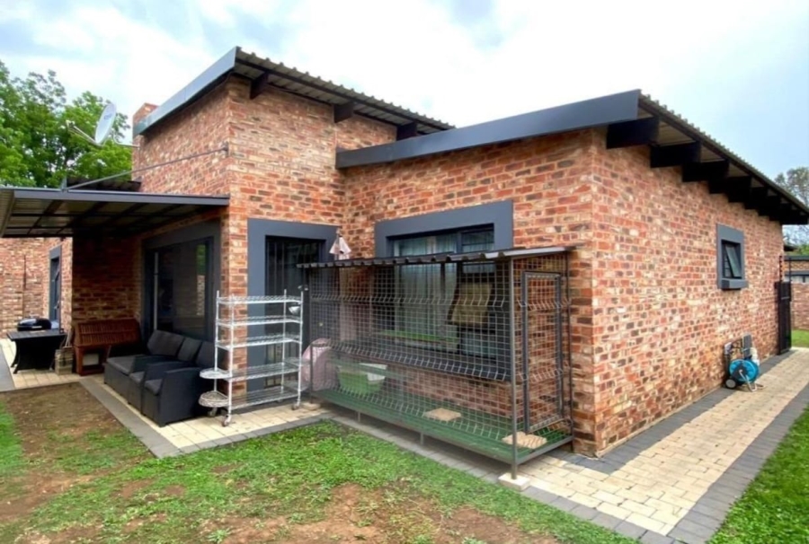 3 Bedroom Property for Sale in Van Der Hoff Park North West